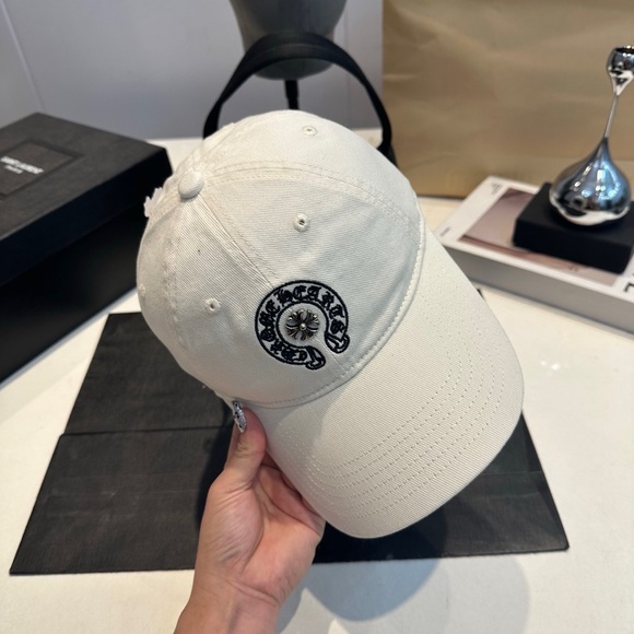 Meet the Posher Accessories - Chrome Hearts Fashion Baseball Cap